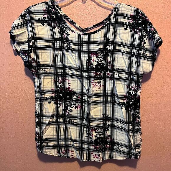 Eyeshadow black and white floral top - Picture 1 of 8